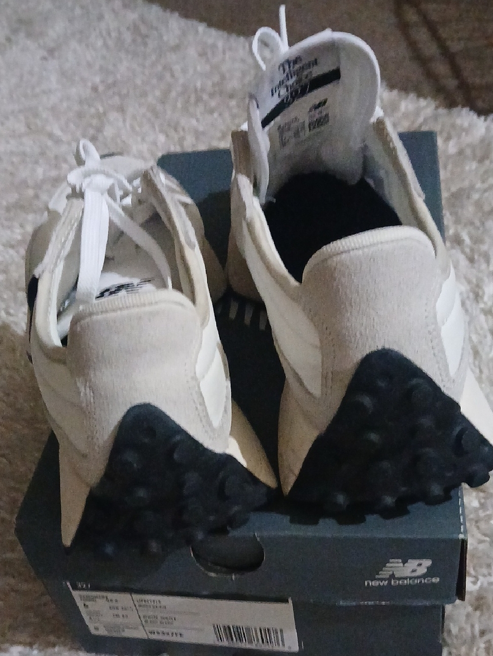 NWOT NEW BALANCE 327 - Picture 6 of 7